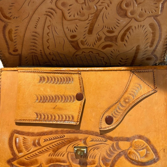 TOOLED Leather Shoulder Multiple Pockets and Inner Utility Pockets Handmade Bag - Picture 13 of 16